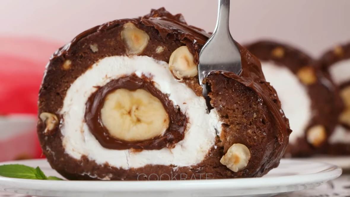 Banana rolat sa lešnicima i nutelom recept | Stvar ukusa