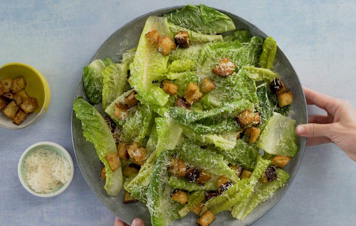 Recept za najbolju Cezar salatu sa sardinama Stvar ukusa