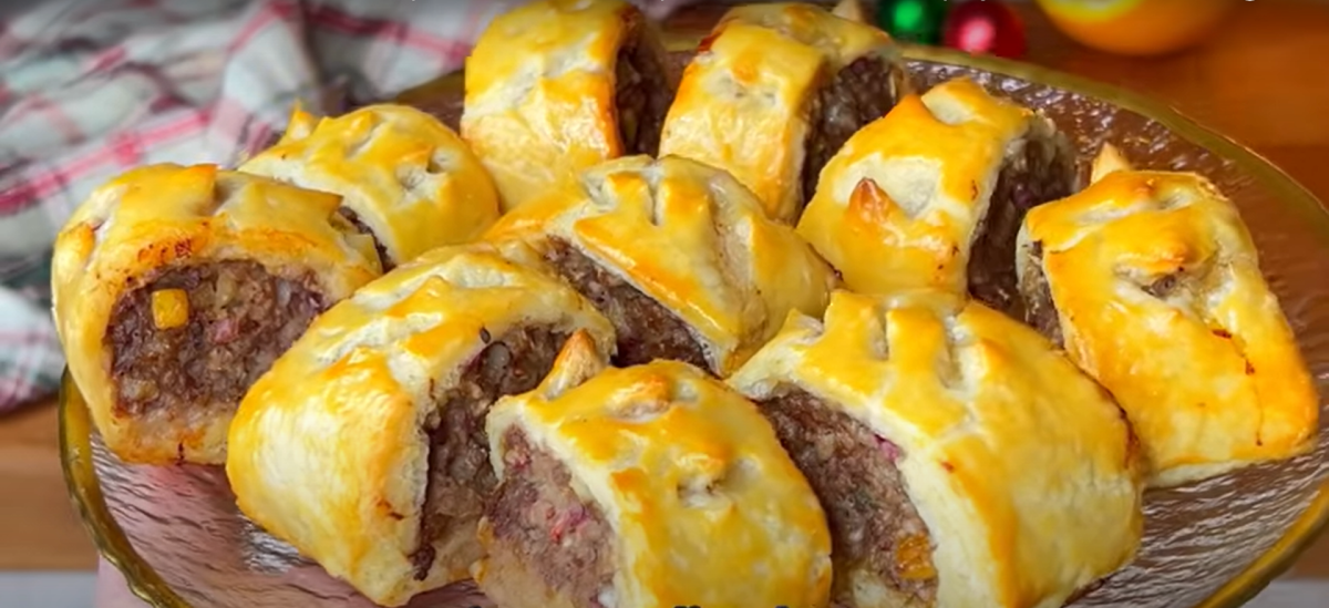 Recept za rolat od mlevenog mesa u domaćem lisnatom testu | Stvar ukusa
