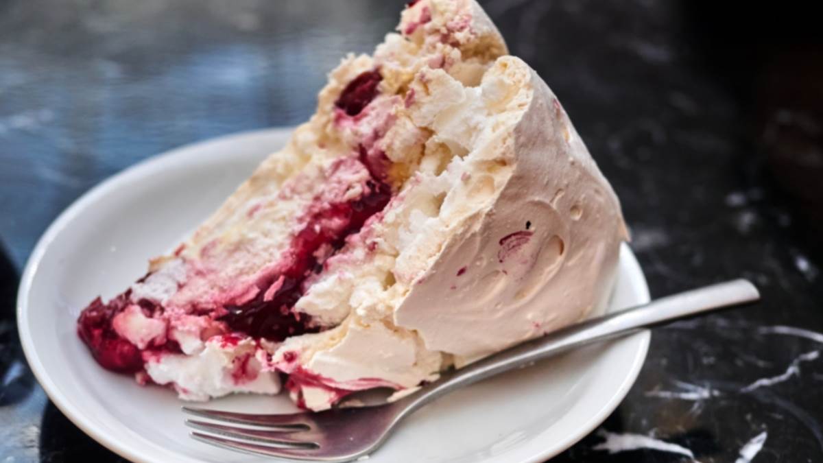 Puslica torta sa višnjama recept | Stvar ukusa