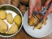 Kako lako oljuštiti krompir