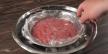 Trik sa ledom za sočno mleveno meso
