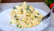 Pileća salata sa kuvanim jajima
