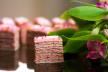 Posni kolač sa malinama i rozen korama