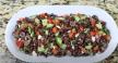Mediteranska salata sa crnim pasuljem i maslinama