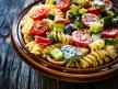 Domaća pasta salata sa dresingom kao iz restorana