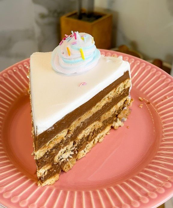 Posna čokoladna torta sa keksom.jpg