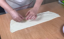 Recept za pitu koja liči na burek kako se razvlači testo