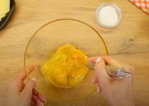 Rolat sa tikvicama i kačkavaljem