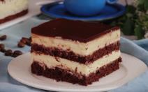 Kolač sa čokoladnim biskvitom i filom od vanile