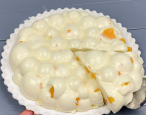 Kolač sa jogurtom, sirom i breskvama