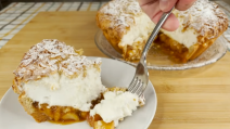 Torta sa jabukama i jogurtom