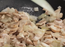 Francuska piletina, pečurke