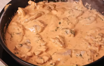 Piletina u kremastom sosu