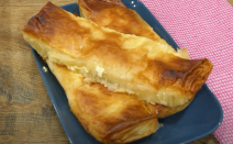 Pita sa feta sirom i kiselom vodom