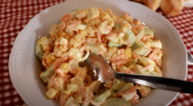 kremasta salata sa kuvanim jajima i šunkom
