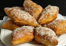 Krofne sa jogurtom džemom i kokosom