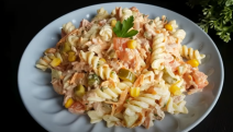 Salata sa testeninama