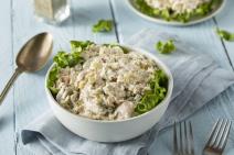 Pileća salata sa susamom