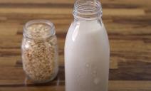 Kako se pravi ovseno mleko