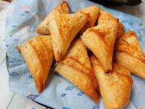 Posno trouglići sa sirom.jpg