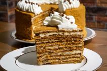 Ruska medovik torta