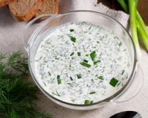 Salata sa mladim lukom i jogurtom