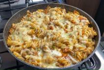 Bolonjeze pasta sa sirom