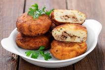 Kroketi od krompira punjeni mlevenim mesom