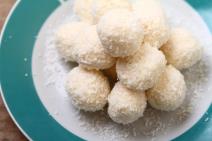 Recept za kuglice od kokosa, pudinga i bele čokolade 555761596.jpg