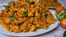 Pikantna pasta sa piletinom
