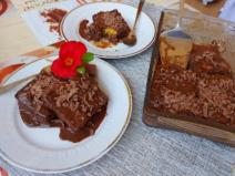 Kolač preliven toplom čokoladom recept.jpg