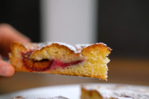 Brzi kolač sa šljivama.png