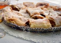 Pita sa višnjama i jabukama