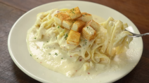 Pasta u sosu od luka