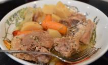 Svinjski but sa povrćem