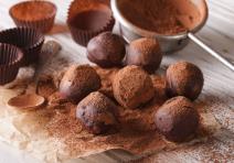 Kuglice sa orasima i suvim šljivama366861866.jpg