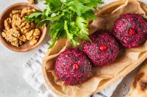 Kuglice sa cveklom i orasima1470749195.jpg