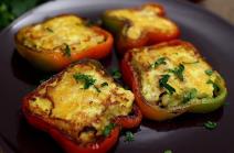 Kolutovi paprike punjeni belim mesom