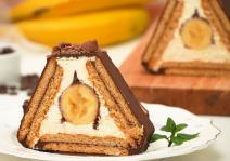 Troguao kolač sa keksom, bananom i čokoladom