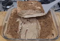 Čokoladni sladoled kolač