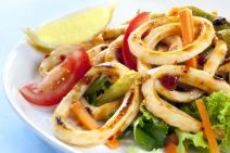 salata sa lignjama.jpg