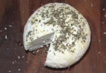 Aromatični domaći sir