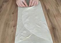 Kako se savijaju domaće kore za burek iz tiganja