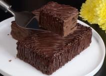 Čokoladna torta sa suvim šljivama
