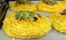 Gnezda od pire krompira punjena povrćem