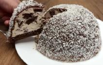 Čokoladni kolač sa višnjama i kokosom