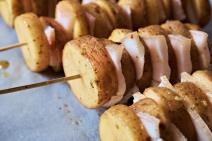 RECEPT ZA KROMPIR SA SLANINOM NA RAŽNJIĆIMA