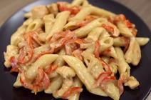 Makarone sa belim mesom i paprikom