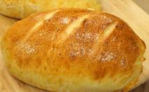 Domaći hleb punjen sirom i šunkom